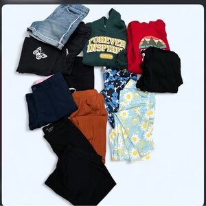SOLD   Girl's Clothing Bundle